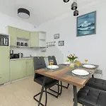 Appartamento Morskie Oko Obok Plazy Blisko Natury Seaview By Rent Like